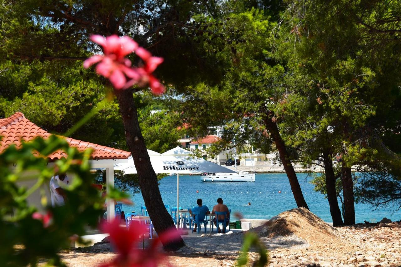 Levantara Jezera Bagian luar foto